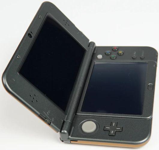 Nintendo New 3DS XL Handheld Gaming Console ricondizionato - Reebelo Italia