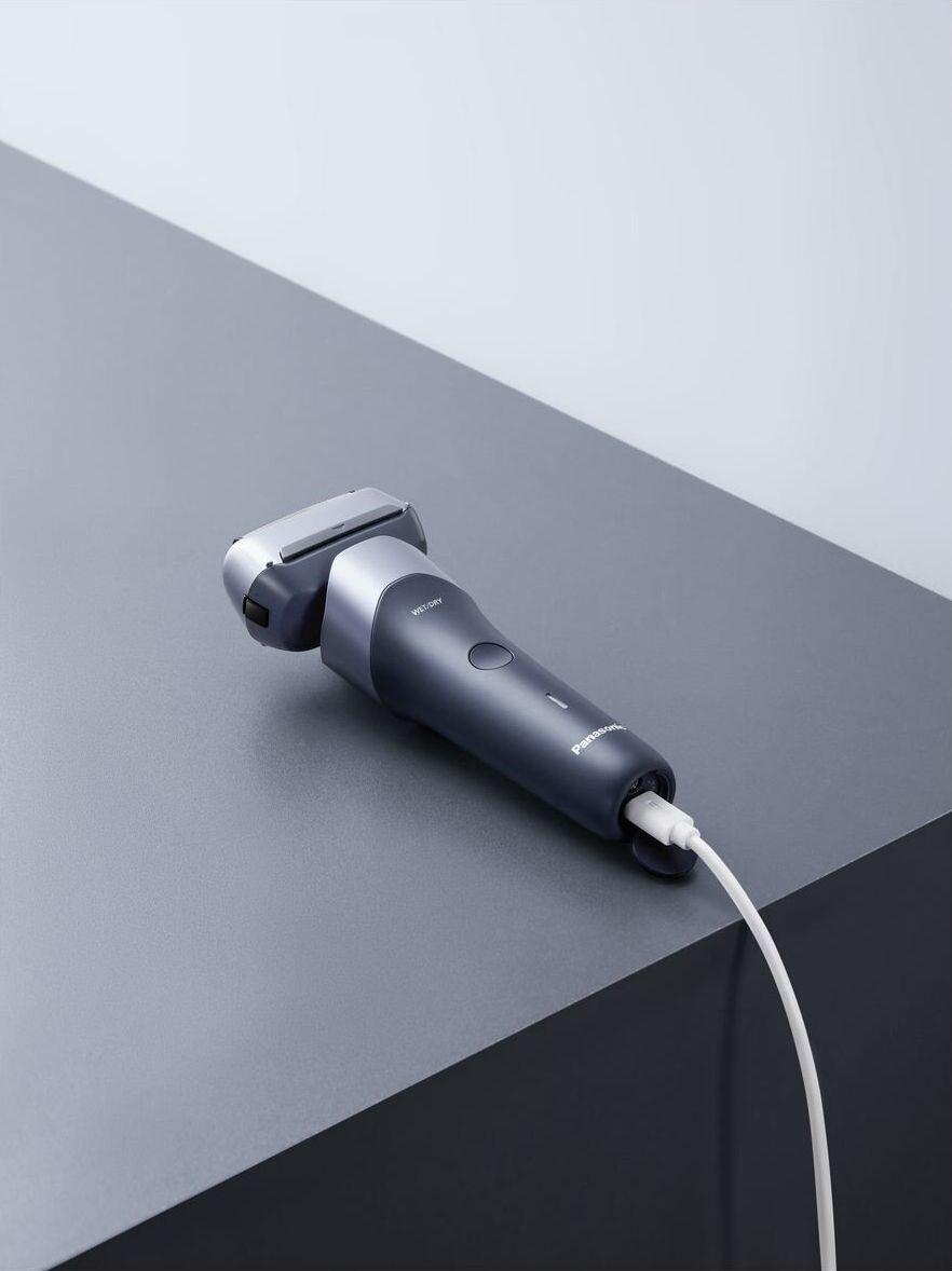 Panasonic ES-RM3FXK541 3-Blade Electric Shaver ricondizionato - Reebelo Italia